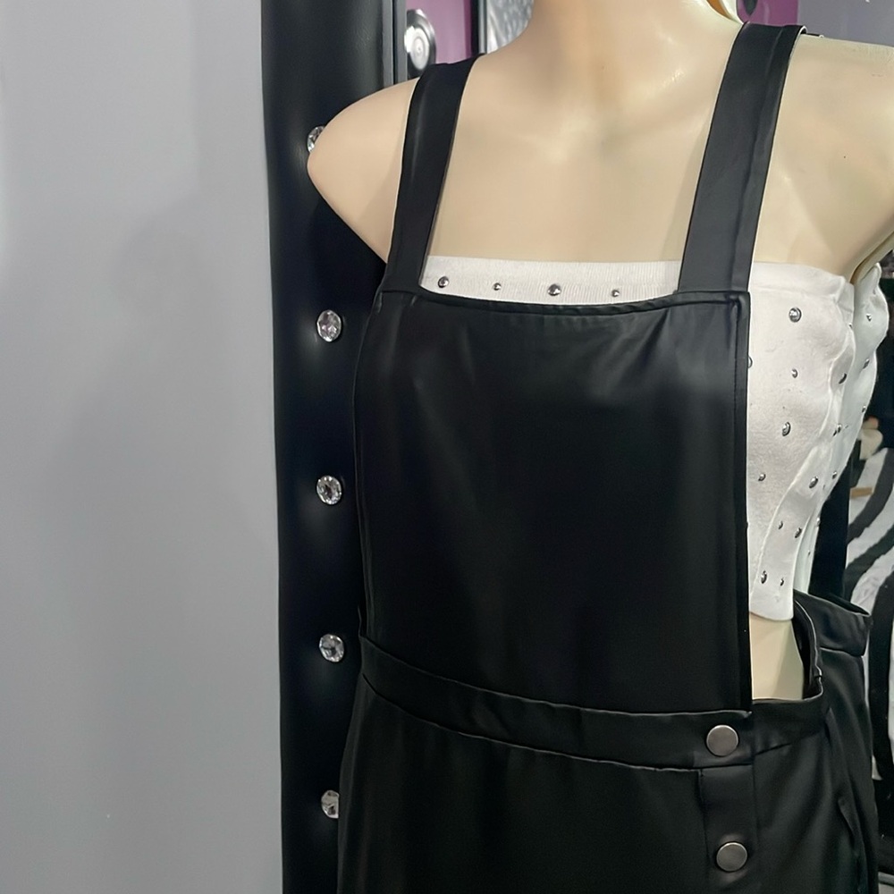 Overall skirt